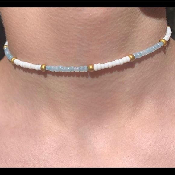 crescent necklace - Picture 3 of 3